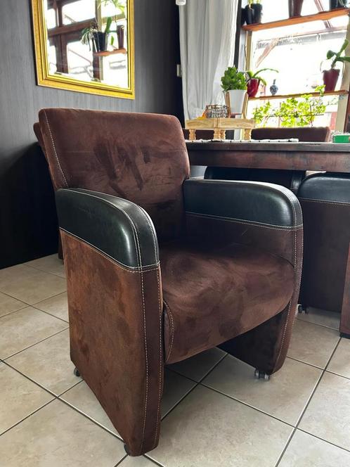 Eetkamerstoel bruin rijdend, Huis en Inrichting, Fauteuils, Zo goed als nieuw, Stof, 50 tot 75 cm, Minder dan 75 cm, Ophalen
