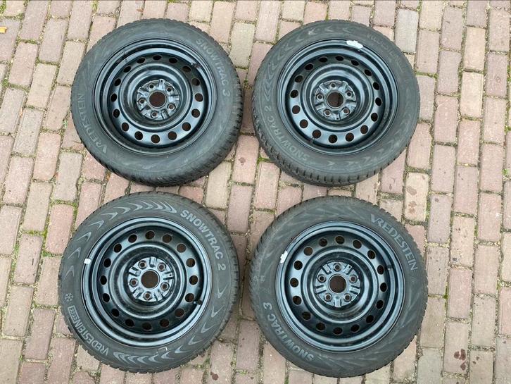 Winterbanden 4x Vredestein Snowtrac, Auto-onderdelen, Banden en Velgen, Banden en Velgen, Winterbanden, 16 inch, 205 mm, Personenwagen
