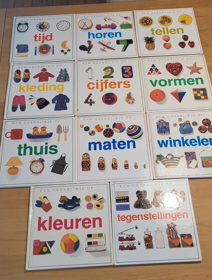 Set 'Een Ogenblikje Op...' boeken, Boeken, Kinderboeken | Baby's en Peuters, Zo goed als nieuw, 1 tot 2 jaar, Uitklap-, Voel- of Ontdekboek