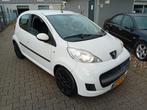 Peugeot 107 1.0 12V 5 DEURS BJ2011 AIRCO APK 2026, Voorwielaandrijving, Euro 5, Stof, Zwart