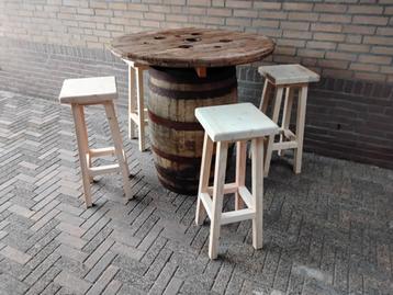 Diverse Mooie Statafels  beschikbaar voor biedingen