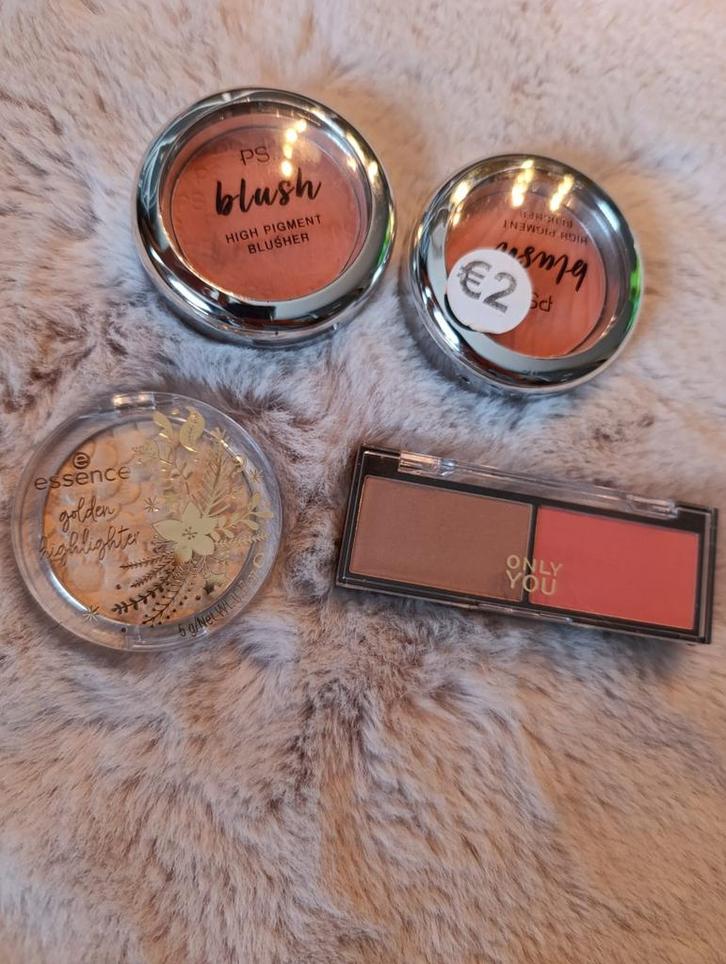 Blush - diverse merken, Sieraden, Tassen en Uiterlijk, Uiterlijk | Cosmetica en Make-up, Gebruikt, Make-up, Wangen, Overige kleuren