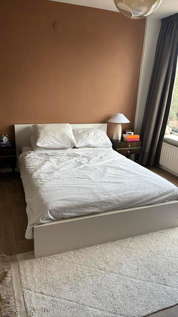 Bedframe (140) en lattenbodems IKEA MALM beschikbaar voor biedingen
