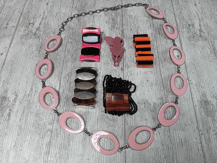 Armbanden, riem en 4x een clutch tas., Sieraden, Tassen en Uiterlijk, Armbanden, Zo goed als nieuw, Overige materialen, Overige kleuren