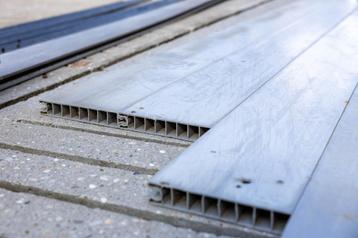 kunststof scheidingswanden, tussenwanden, panelen.  beschikbaar voor biedingen