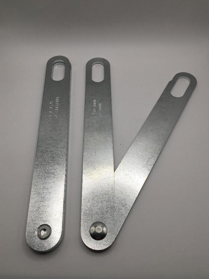 Te koop Uitzetijzer set achterklep Dodge w200 d200, Auto diversen, Overige Auto diversen, Ophalen of Verzenden