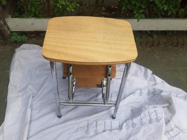 Vintage keuken trapje, opstap uitklapt krukje, stevig en i, Huis en Inrichting, Krukjes, Zo goed als nieuw, Hout, Ophalen