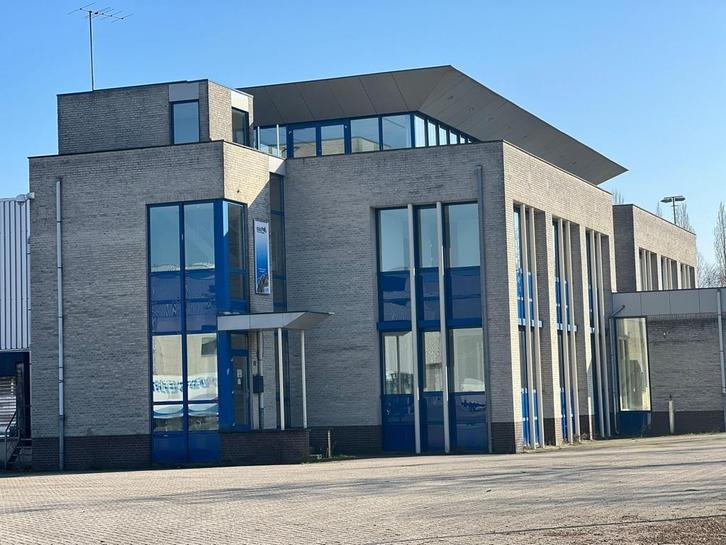 Raam Kozijnen, Doe-het-zelf en Verbouw, Kozijnen en Schuifpuien, Zo goed als nieuw, Raamkozijn, Kunststof, Inclusief glas, Ophalen