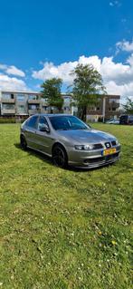 Seat Leon 1.8 20vt stage 2., Auto's, Seat, Origineel Nederlands, Te koop, Zilver of Grijs, 5 stoelen