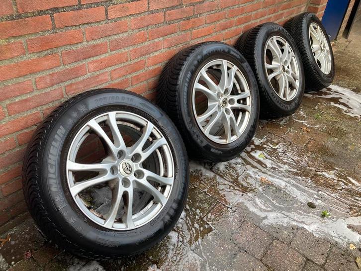 set Toyota lichtmetalen 16" velgen met Michelin winterbanden, Auto-onderdelen, Banden en Velgen, Velg(en), Winterbanden, 16 inch