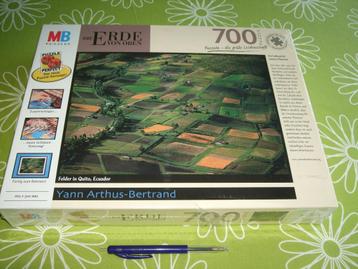 Nieuw in seal: Velden in Quito, Equador puzzel - MB - 700 st beschikbaar voor biedingen