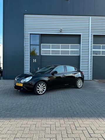 Alfa Romeo Giulietta 1.4 Turbo 2011 Zwart beschikbaar voor biedingen