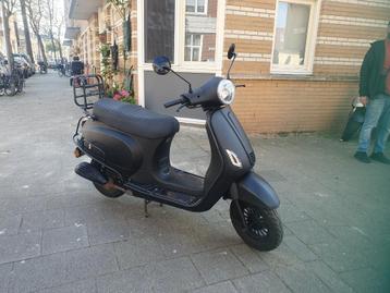 Senzo scooter beschikbaar voor biedingen