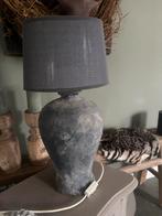 Stoere tafellamp met grijze kap, Ophalen, Zo goed als nieuw, Stof, Minder dan 100 cm