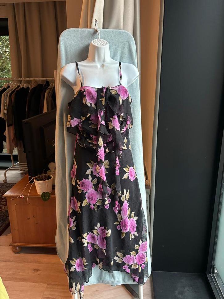 Vintage Zwarte Jurk met Roze Bloemen M/L, Kleding | Dames, Jurken, Gedragen, Maat 42/44 (L), Zwart, Ophalen of Verzenden