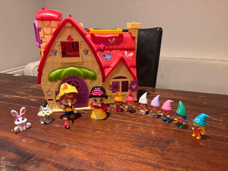 Pinypon Poppenhuis sneeuwwitje en 7 dwergen, Kinderen en Baby's, Speelgoed | Poppenhuizen, Zo goed als nieuw, Poppenhuis, Ophalen of Verzenden