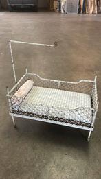 Frans poppenbed geheel gaaf brocante speelgoed, Antiek en Kunst, Curiosa en Brocante, Ophalen of Verzenden