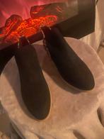 Zwarte suède enkellaarsjes met tijgerprint - Maat 39, Kleding | Dames, Schoenen, Ophalen of Verzenden, Nieuw, Zwart, Lage of Enkellaarzen