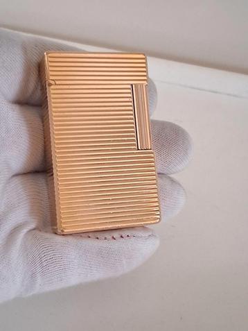 Dupont Aansteker L1 Verguld Goud Kleur Met HorizontaleLijnen beschikbaar voor biedingen