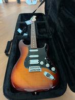 Fender Stratocaster HSS Plus Top Pau ferro Sunburst, Muziek en Instrumenten, Snaarinstrumenten | Gitaren | Elektrisch, Ophalen