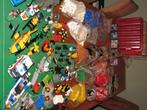 Lego poppetjes accessoires een hele boel losse steentjes, Kinderen en Baby's, Speelgoed | Duplo en Lego, Ophalen of Verzenden