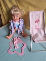 Zaph pop met lange haren, stoeltje, kleertjes en hangertjes, Kinderen en Baby's, Speelgoed | Poppen, Ophalen of Verzenden, Gebruikt