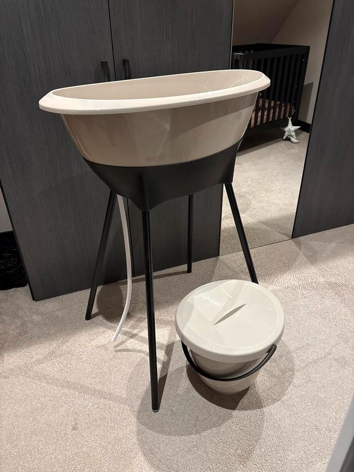 Baby badje met standaard en emmer, Kinderen en Baby's, Badjes en Verzorging, Zo goed als nieuw, Badje, Overige merken, Standaard