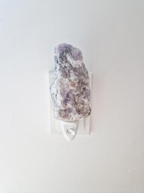 Nieuw Amethist nachtlampje lamp babykamer kinderkamer roze, Verzamelen, Mineralen en Fossielen, Ophalen of Verzenden