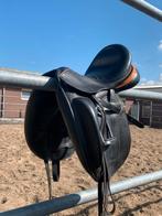 Tweedehands Frank Baines dressuurzadel, Dieren en Toebehoren, Ophalen of Verzenden, Zo goed als nieuw, Dressuur