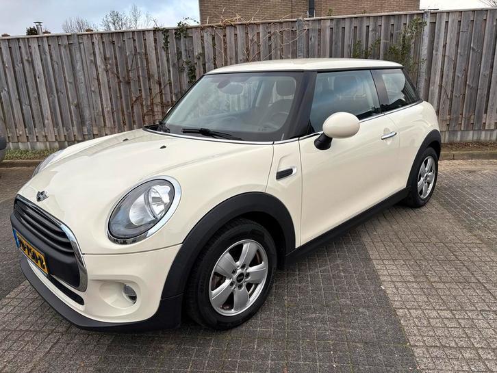 Mini 1.2 ONE AUTOMAAT  2017 Wit Bussiness, Auto's, Mini, Particulier, ABS, Airbags, Airconditioning, Bluetooth, Bochtverlichting