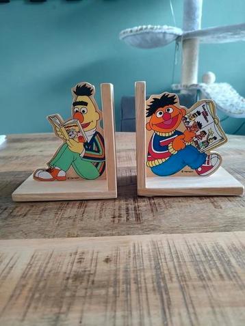 Bert en Ernie boekensteunen beschikbaar voor biedingen