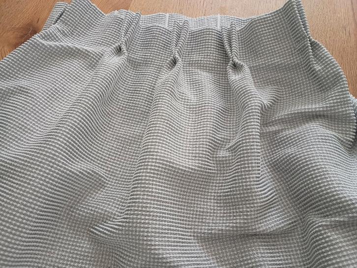 Zilvergrijze gordijnen Kwantum, Huis en Inrichting, Stoffering | Gordijnen en Lamellen, Gebruikt, 150 tot 200 cm, 200 cm of meer