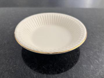 Wedgwood Jubilee Edme compoteschaaltje met goudkleurige rand beschikbaar voor biedingen