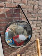 Ronde spiegel met leren band., Huis en Inrichting, Ophalen, Minder dan 50 cm, Rond, Zo goed als nieuw