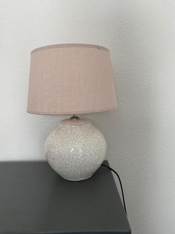 mooie tafellamp; beschikbaar voor biedingen