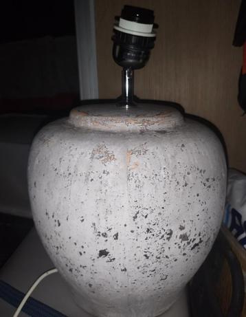 De lamp  beschikbaar voor biedingen