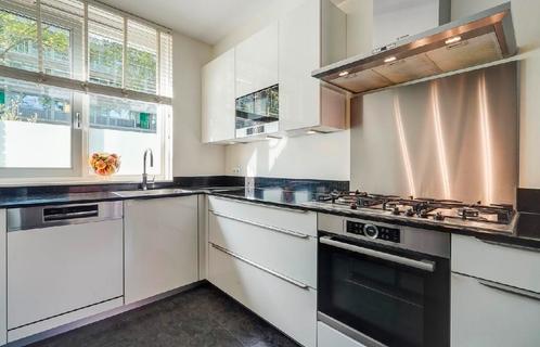 MODERNE L KEUKEN TE KOOP (IN DELFT), Huis en Inrichting, Keuken | Complete keukens, Gebruikt, Wit, Graniet of Steen, Greeploos