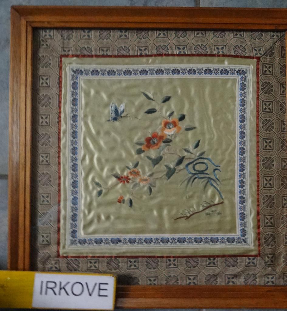 2 X KUNST CHINEES GEBORDUURD OP ZIJDE * Bloemen en Vlinder *, Antiek en Kunst, Verzenden