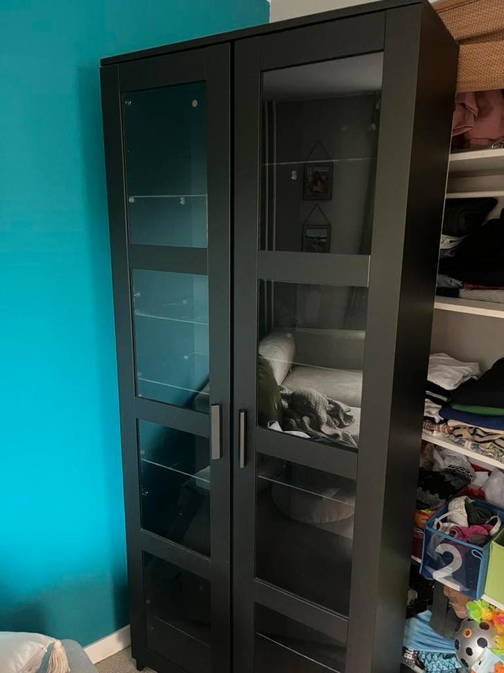 Zwarte ikea billy vitrinekast, Huis en Inrichting, Kasten | Vitrinekasten, Gebruikt, 150 tot 200 cm, 50 tot 100 cm, 25 tot 50 cm