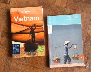 (Setprijs) 2 reisgidsen Vietnam -Lonely Planet en Landengids beschikbaar voor biedingen