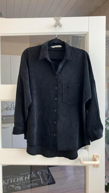 Zara Basic zwarte ribbelstof blouse mt L beschikbaar voor biedingen