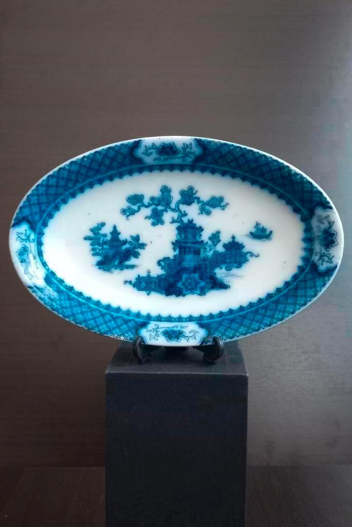 VINTAGE J & G MEAKIN "PAGODA" LARGE SERVING PLATTER HANLEY, Antiek en Kunst, Antiek | Porselein, Ophalen of Verzenden