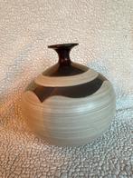 Retro keramiek vaas met koperkleurige details - 19cm hoog, Ophalen of Verzenden