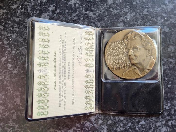 Gelegenheidsmunt Juliana 1979 brons bloemen defilé mooi., Postzegels en Munten, Penningen en Medailles, Brons, Nederland, Ophalen of Verzenden