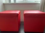 Twee rode opberg poefjes/hocker van kunst leer., Huis en Inrichting, Banken | Voetenbanken en Poefen, Ophalen of Verzenden, Zo goed als nieuw