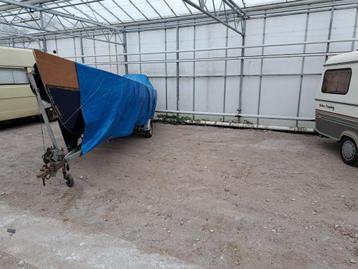 Binnenstalling boot / vouwwagen / aanhanger beschikbaar voor biedingen