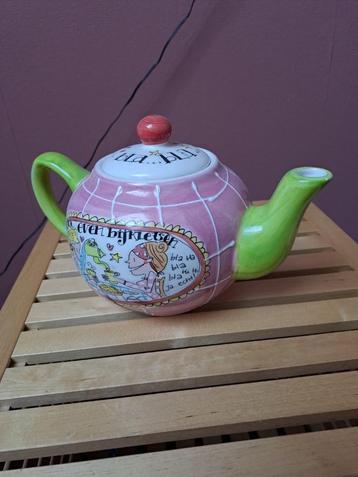 Blond Amsterdam theepot beschikbaar voor biedingen