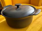 Covered Casserole, Cast Iron - Poggen Pohl, Huis en Inrichting, Keuken | Potten en Pannen, Ophalen, Nieuw, Gietijzer, Pannenset