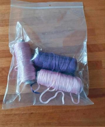Garen, band, lint, paars, roze beschikbaar voor biedingen