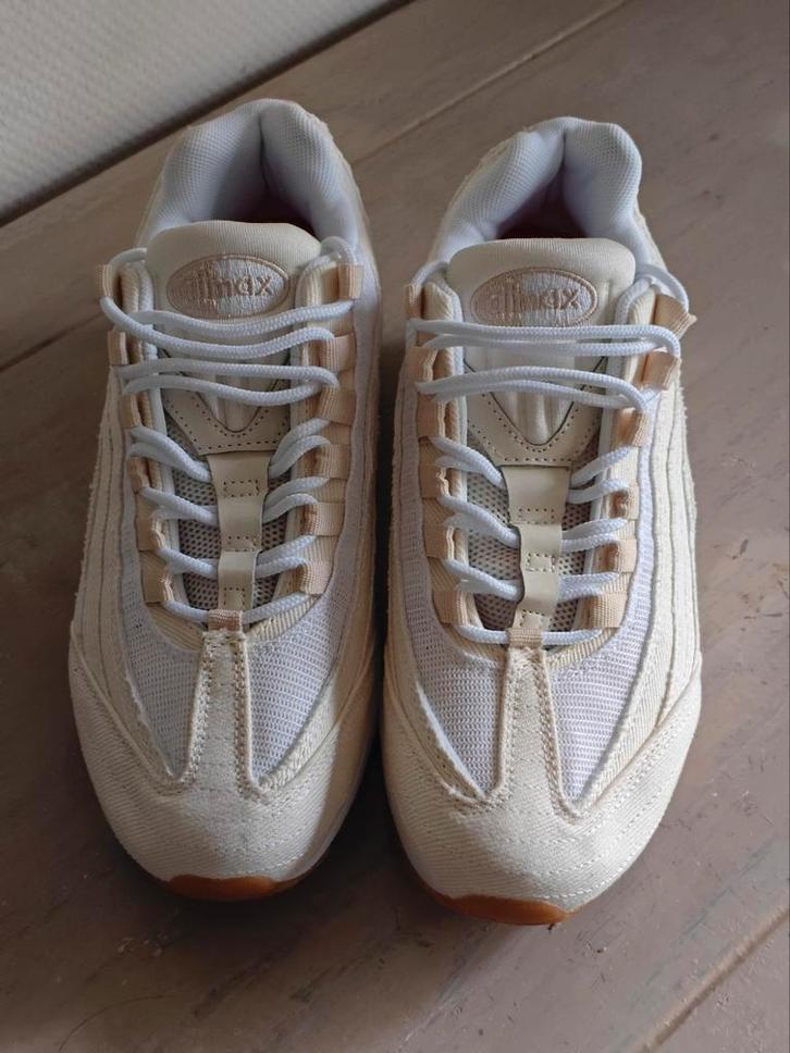 Nike air max/levi's coleb, licht creme, nieuw, maat 41, Kleding | Dames, Schoenen, Nieuw, Sneakers of Gympen, Ophalen of Verzenden